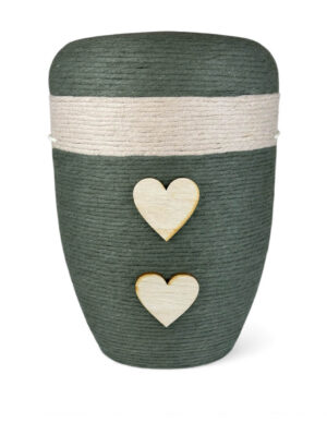 Dunkelgrüne Urne mit Wolle und Holzherzen