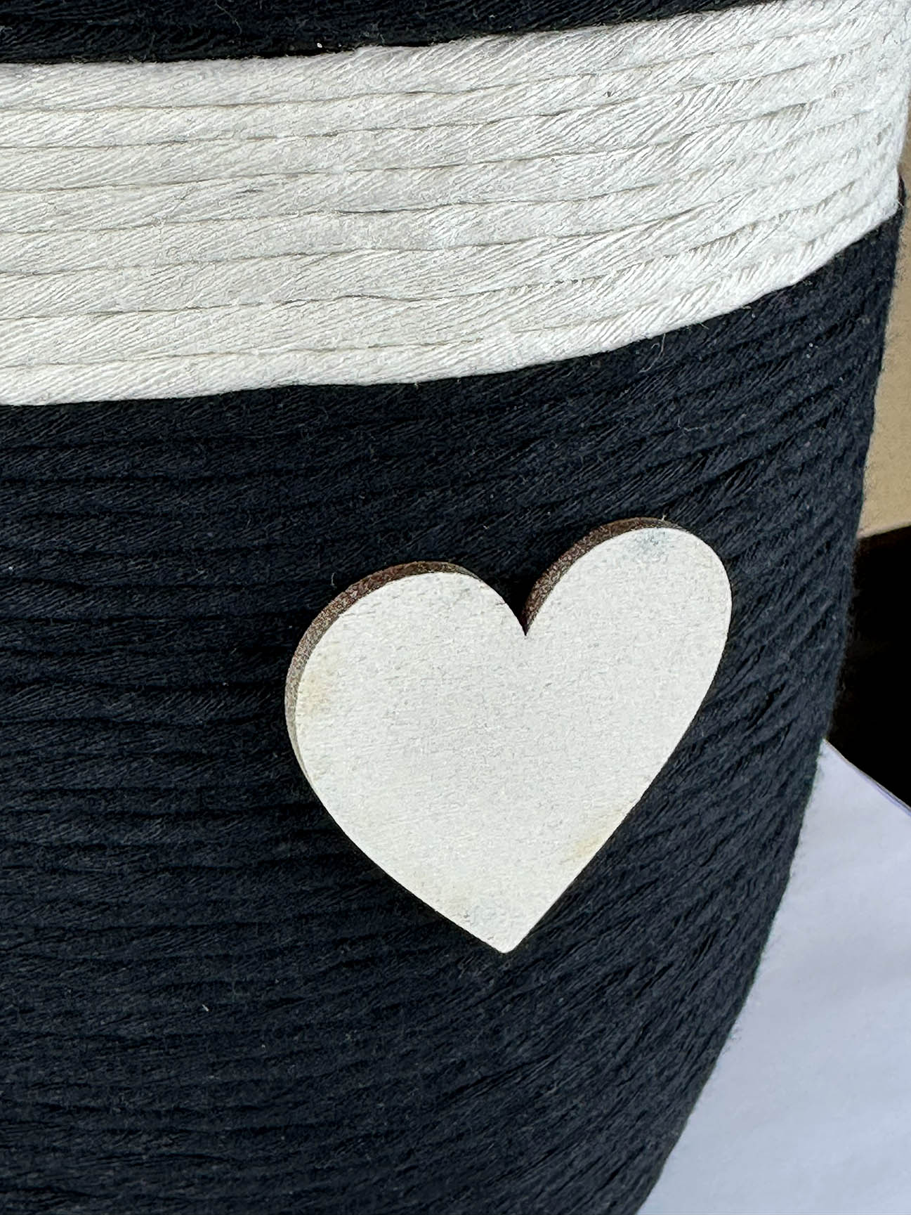 WH-236-b-Urne-Wolle-Holz-2