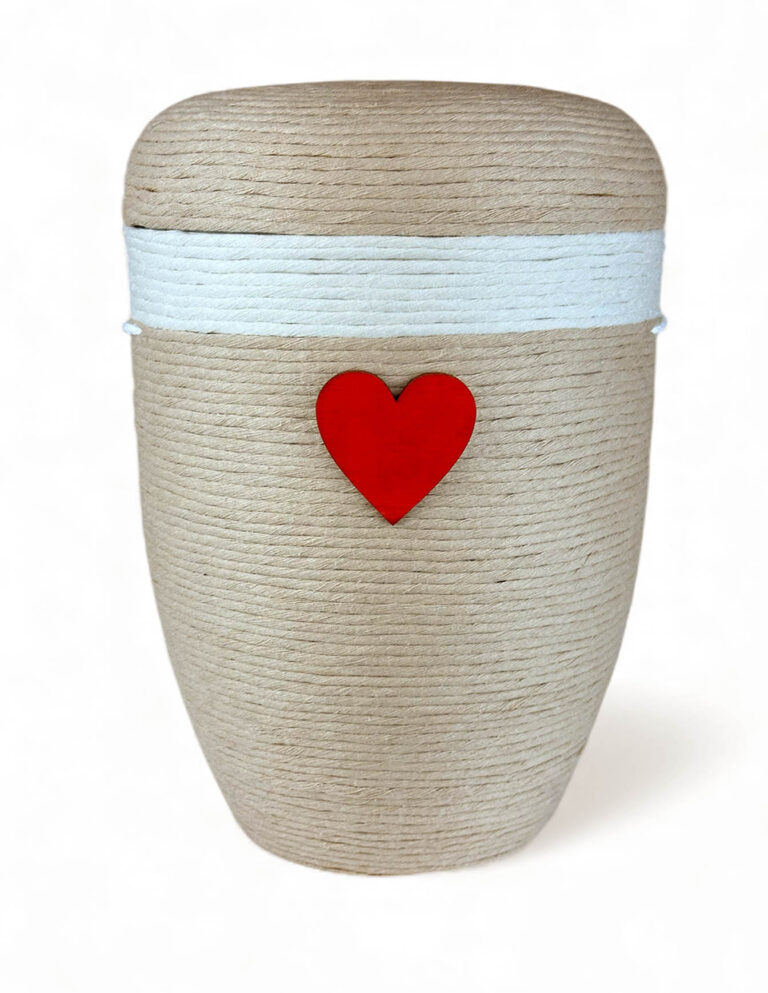 Urne mit Wolle in Natur - mit rotem Holzherz